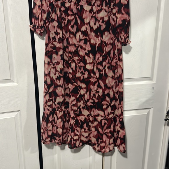 Women's Petite Classifications Floral Maxi Dress - Picture 9 of 9